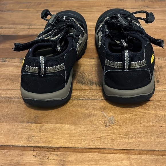 keen water sandals, size 4, black, in very good condition - Picture 5 of 7